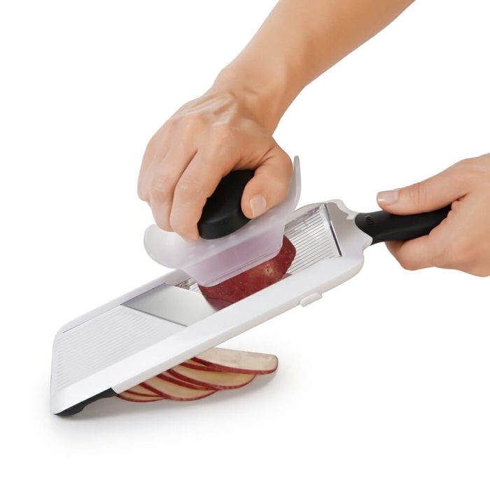 1119100_Hand-Held Mandoline Slicer