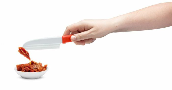 סכין נון סטיק אדומה לגבינה Dreamfarm KNIBBLE LITE